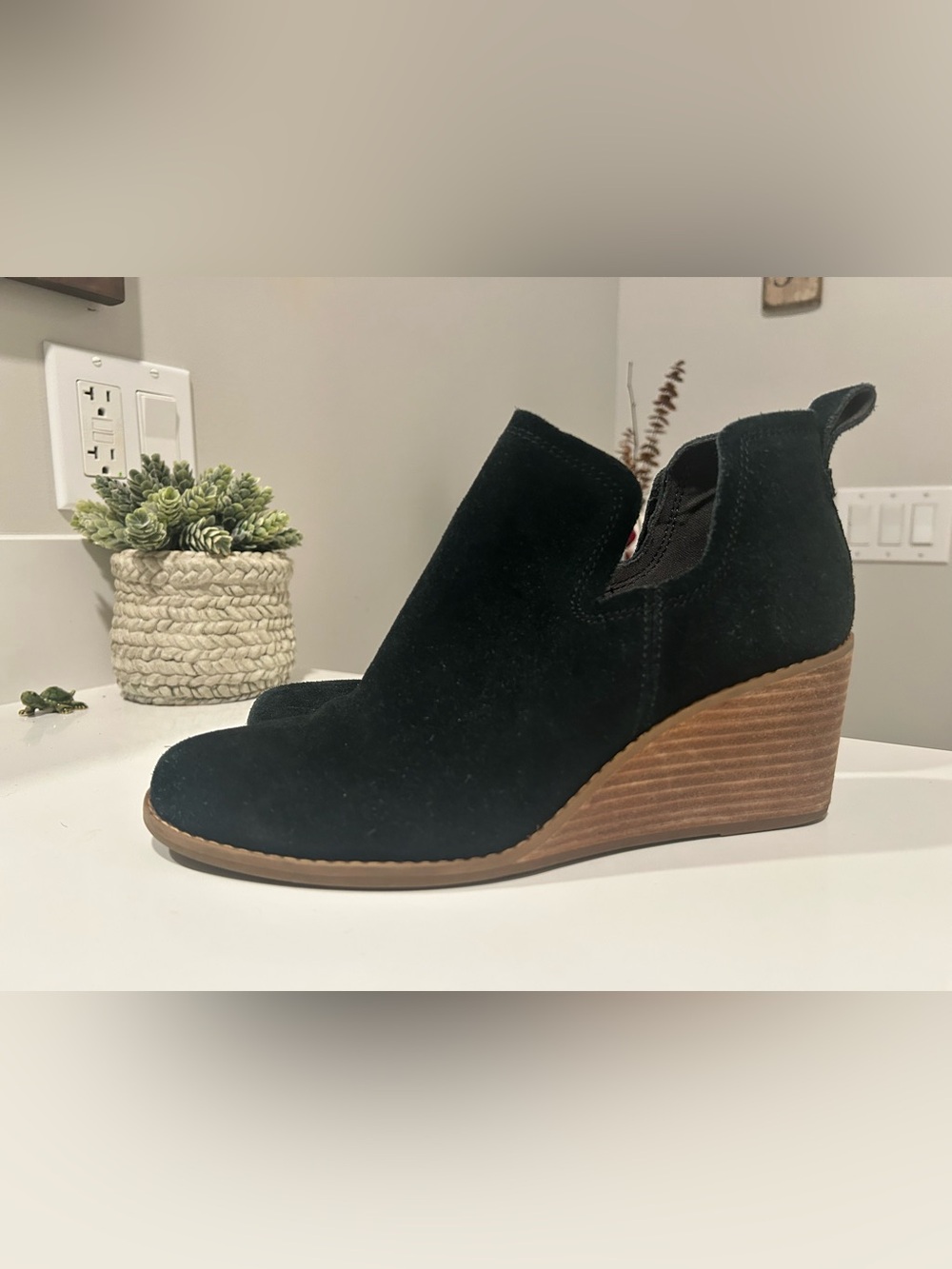 Toms Women's Black Suede Wedge Ankle Boot
